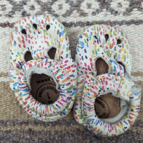 Size 1 Freshly Picked Moccasins - Picture 3 of 3